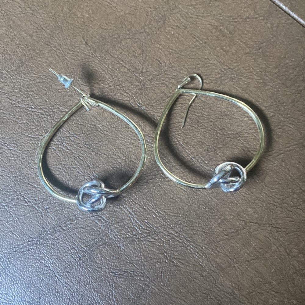 Kendra Scott earrings